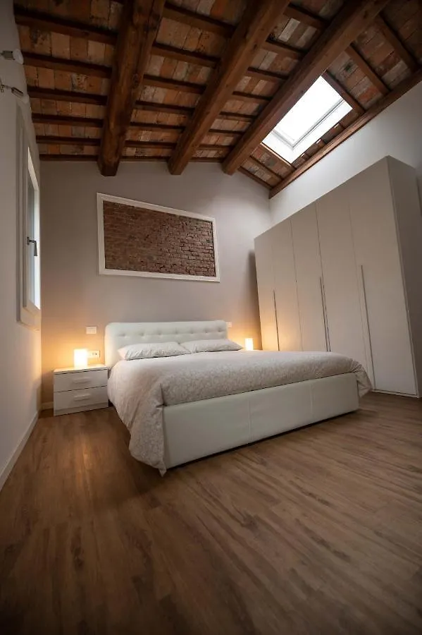 Vittoria Apartments: Contra Busato 40 Vicenza